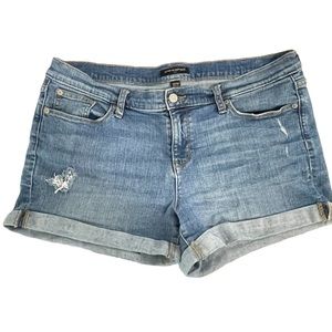 Banana Republic roll up short factory distressed size 32/14